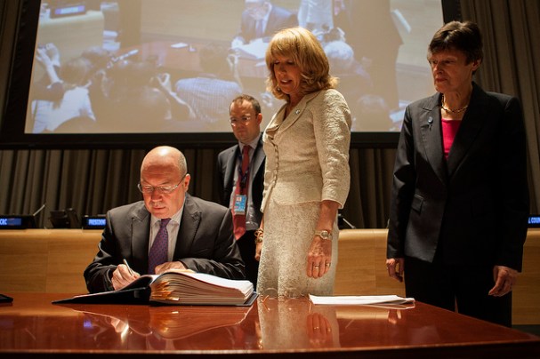 8962503259_faee1c559a_z